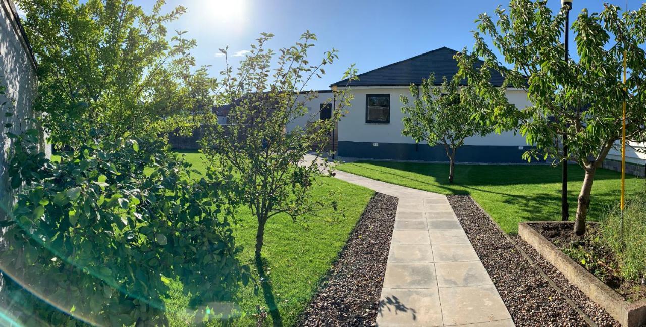 Guardbridge House: Spacious Golfer's Retreat near St Andrews Exterior photo