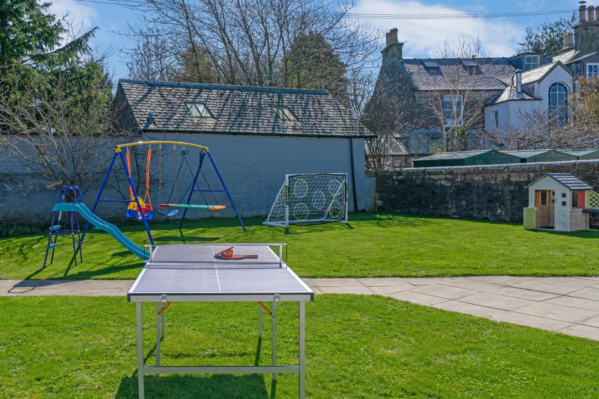 Guardbridge House: Spacious Golfer's Retreat near St Andrews Exterior photo